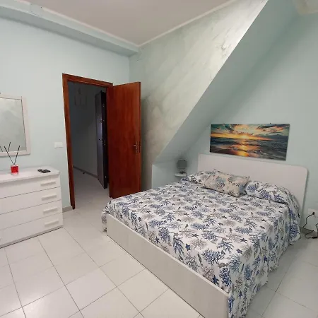 Ludovica's House גיארדיני נאקסוס